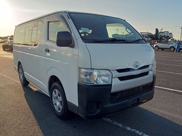 2016 Toyota Hiace V