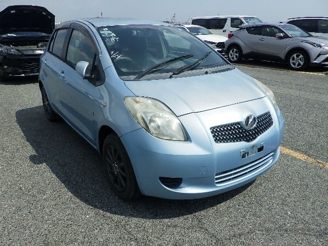 2005 Toyota Vitz