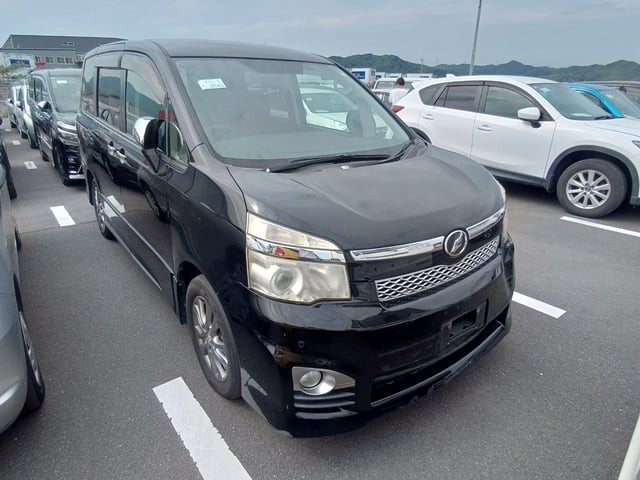 2013 Toyota Voxy