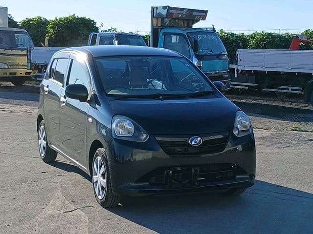 2013 Daihatsu Mira ES