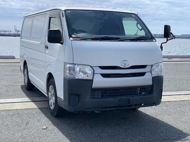 2016 Toyota Hiace V