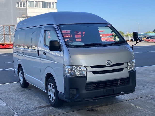 2016 Toyota Hiace V