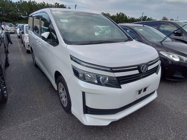 2017 Toyota Voxy
