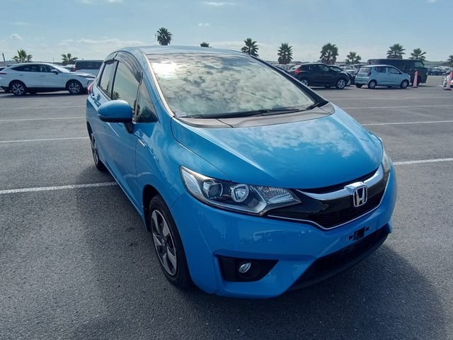 2015 Honda FIT HV