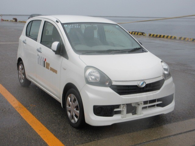 2015 Daihatsu Mira ES