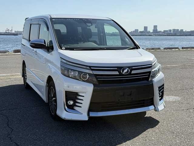 2017 Toyota Voxy