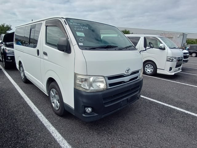 2010 Toyota Hiace V