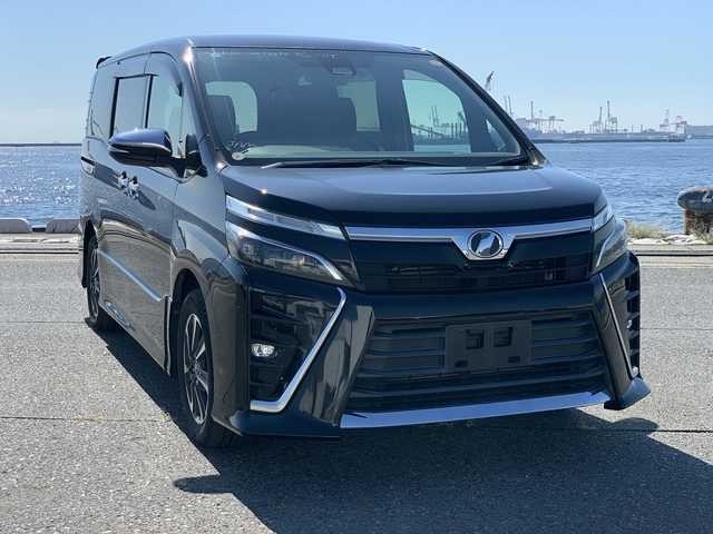 2018 Toyota Voxy