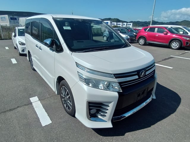 2016 Toyota Voxy