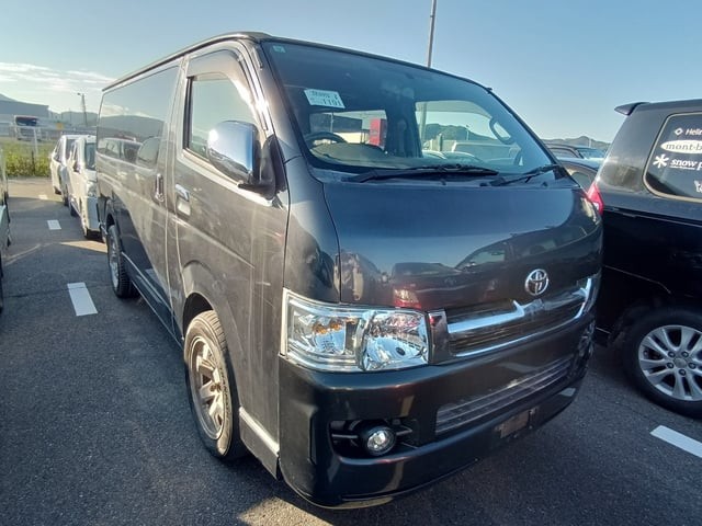 2005 Toyota Hiace V