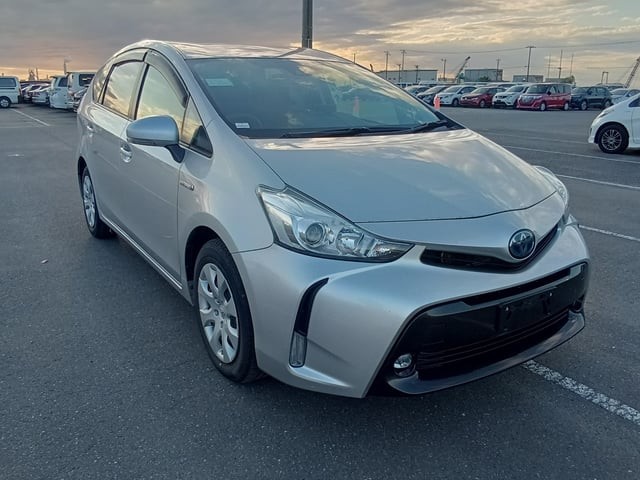 2019 Toyota Prius Alpha