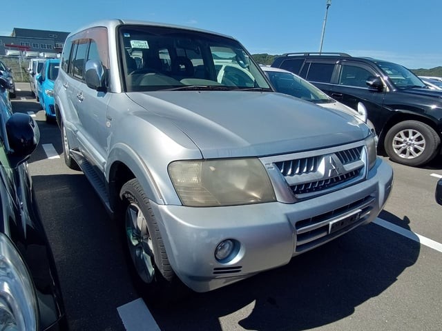 2005 Mitsubishi Pajero