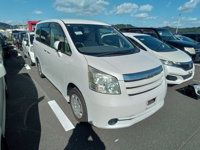 2009 Toyota Noah