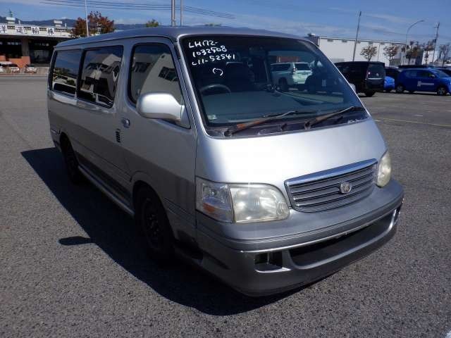 2002 Toyota Hiace V