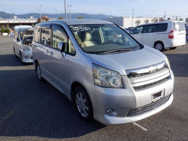 2008 Toyota Noah
