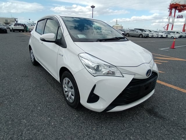 2018 Toyota Vitz HV