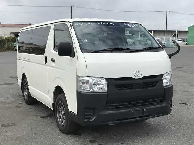 2022 Toyota Hiace V