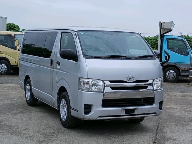 2013 Toyota Hiace V