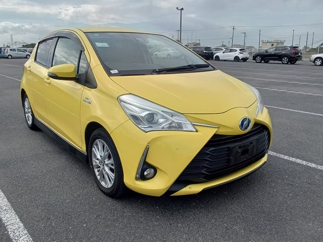 2017 Toyota Vitz HV