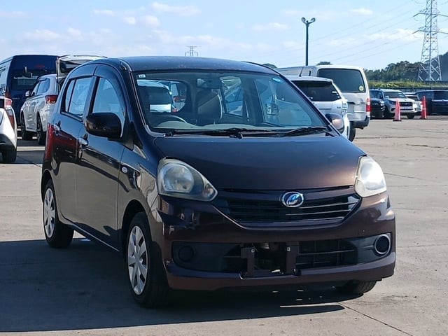 2013 Daihatsu Mira ES