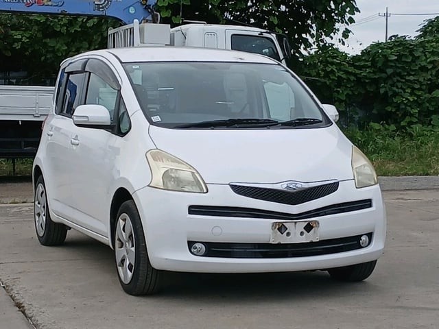 2005 Toyota Ractis