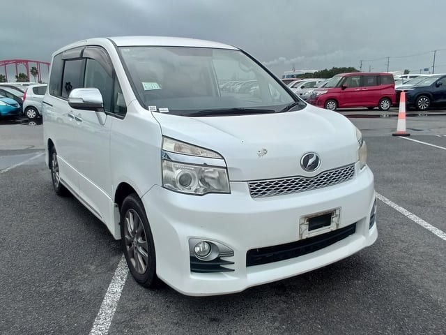 2012 Toyota Voxy
