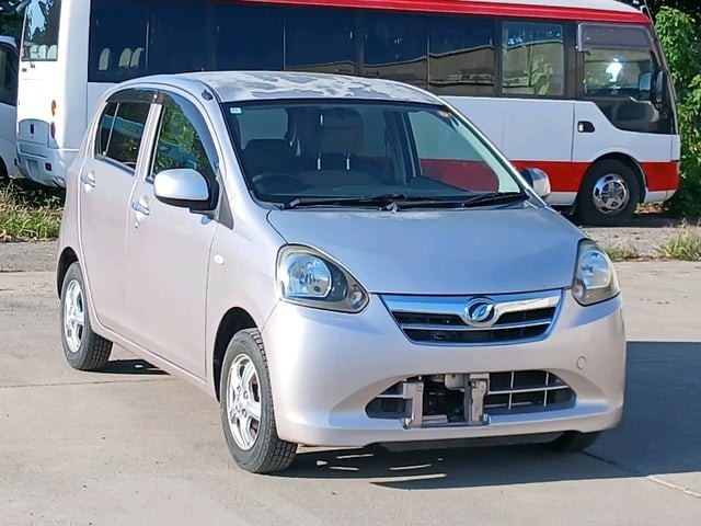 2012 Daihatsu Mira ES