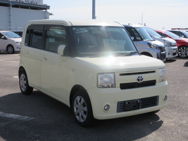 2012 Toyota Pixis Space