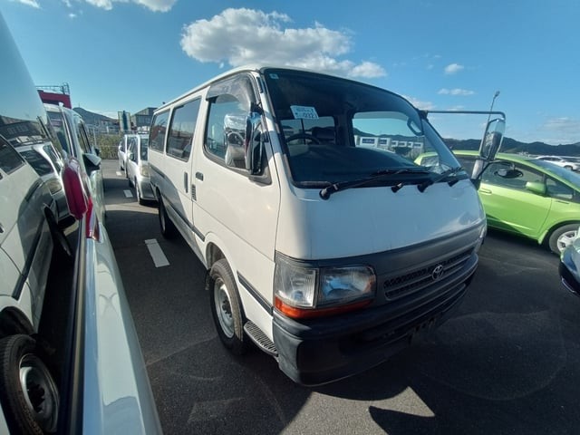 2003 Toyota Hiace V