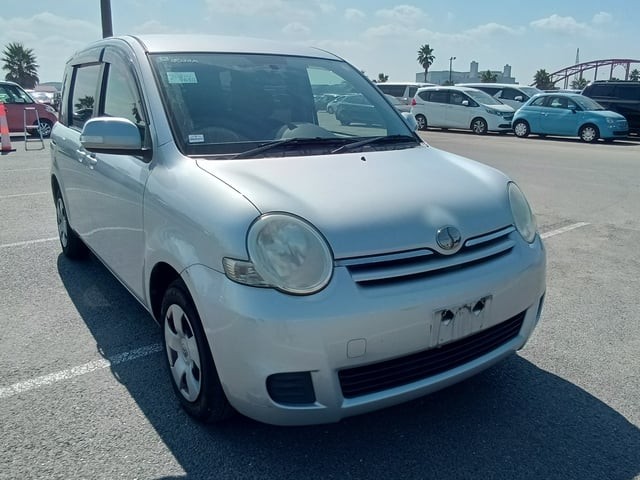 2010 Toyota Sienta
