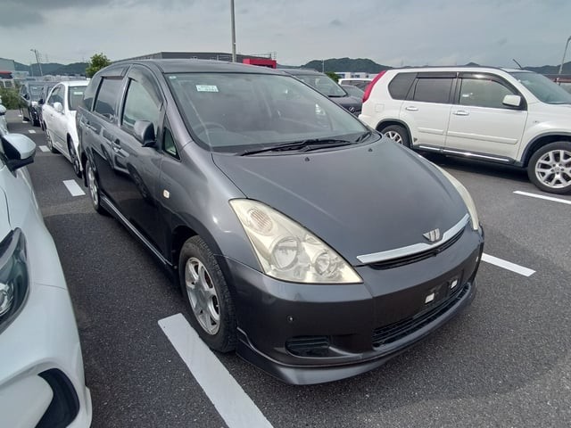 2004 Toyota Wish