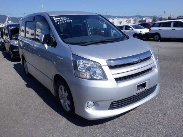 2007 Toyota Noah