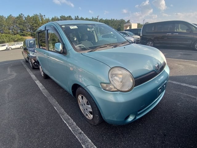 2005 Toyota Sienta