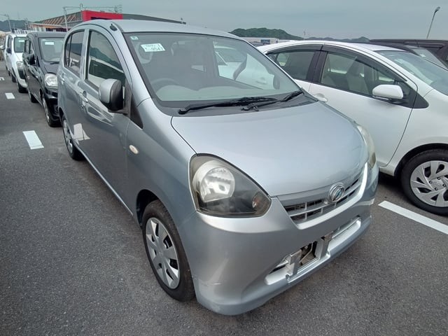 2011 Daihatsu Mira ES