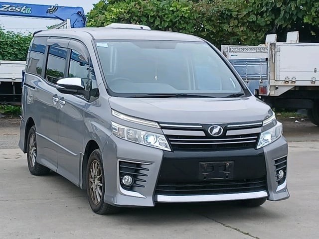 2015 Toyota Voxy