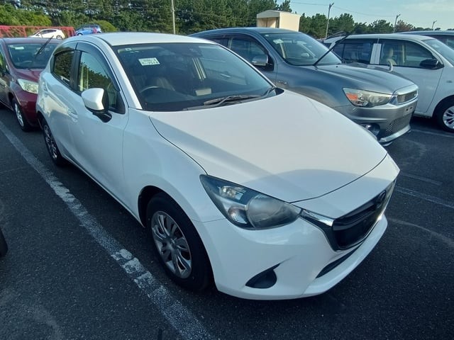 2017 Mazda Demio