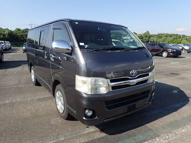 2013 Toyota Hiace V
