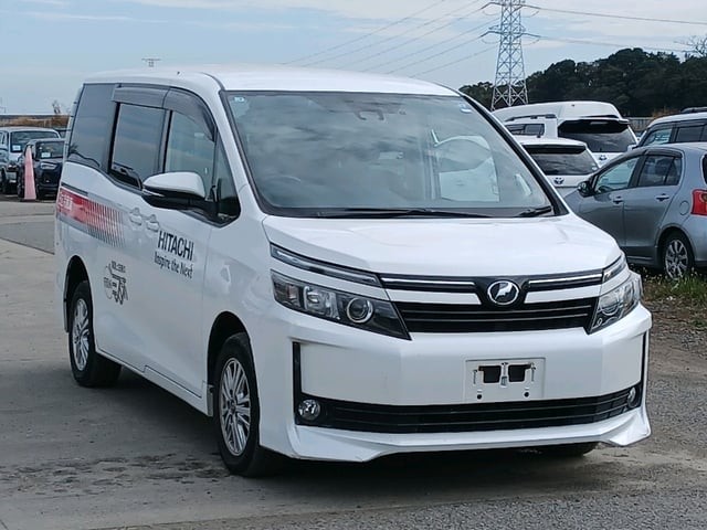 2017 Toyota Voxy