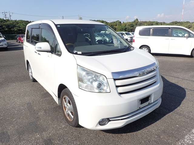 2009 Toyota Noah