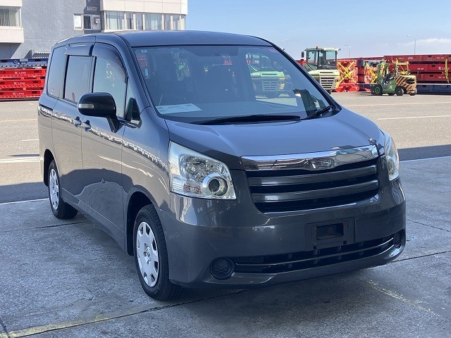 2007 Toyota Noah