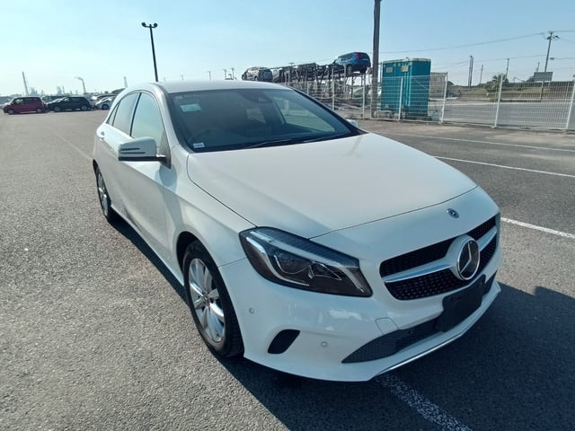 2017 Mercedes-Benz A180