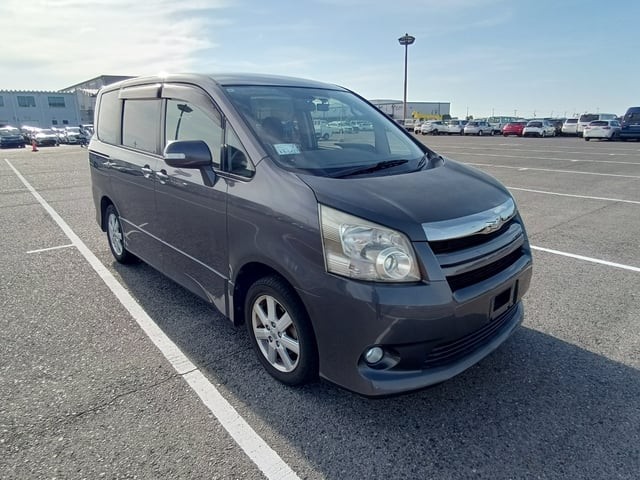 2009 Toyota Noah