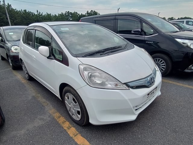 2011 Honda FIT HV