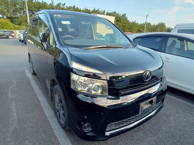 2007 Toyota Voxy