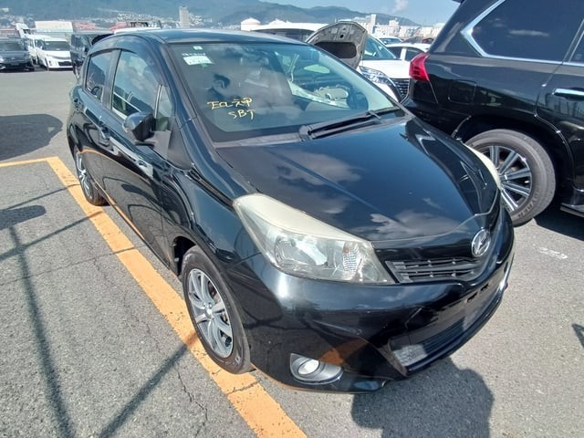 2013 Toyota Vitz