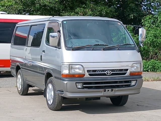 2003 Toyota Hiace V