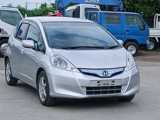 2011 Honda FIT HV