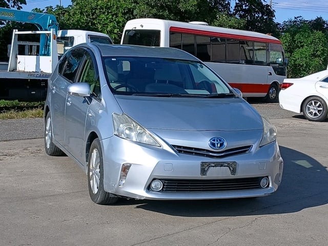2013 Toyota Prius Alpha