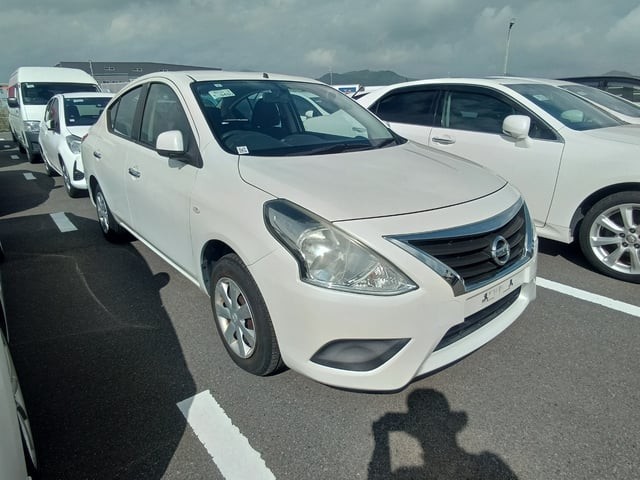 2015 Nissan Latio
