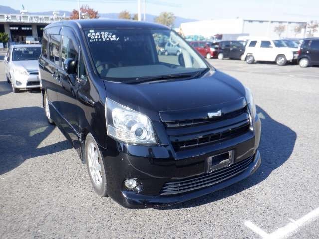 2010 Toyota Noah